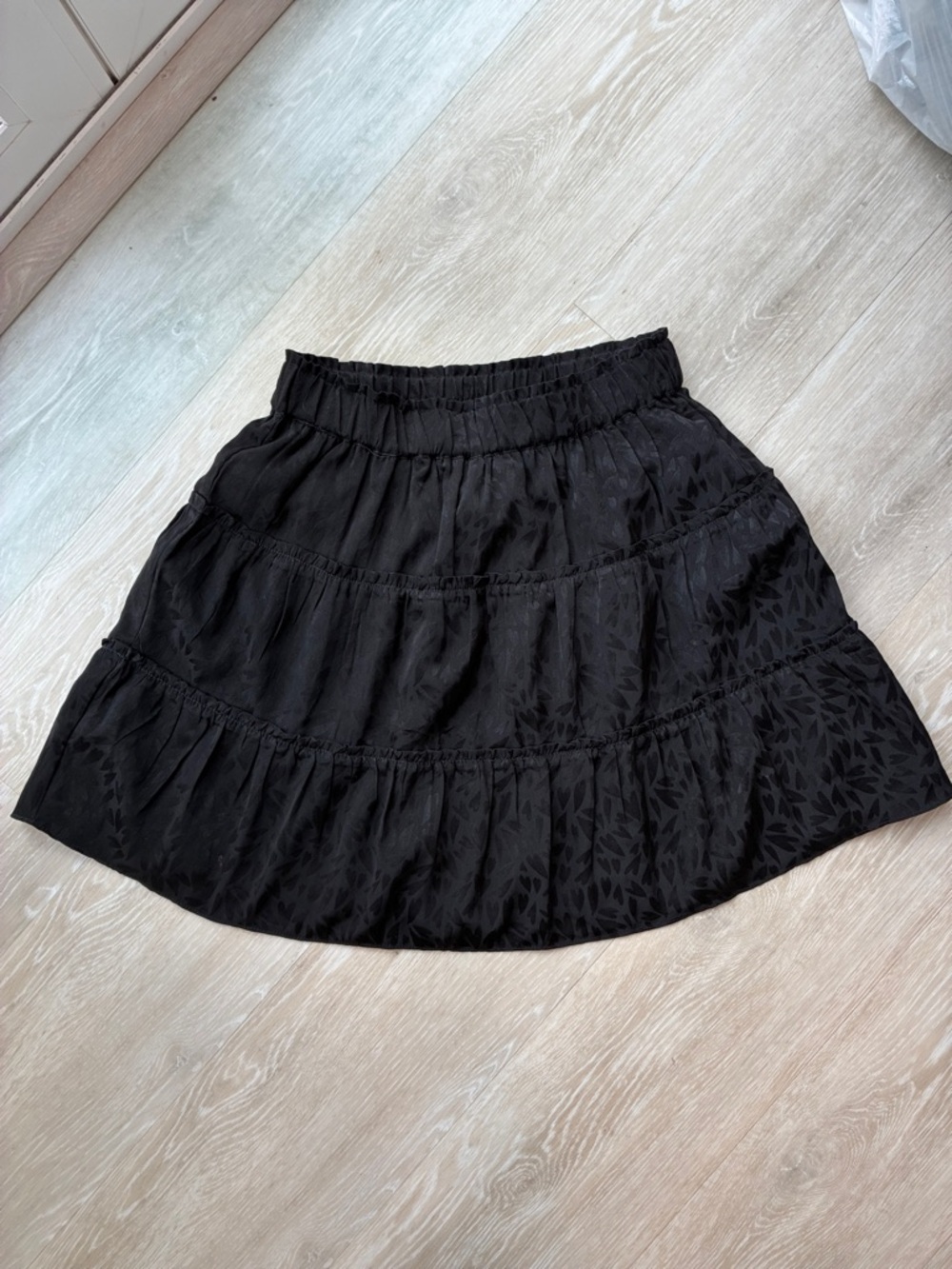 LOFT Black on black subtle heart patter-Tiered Circle Skirt XSP